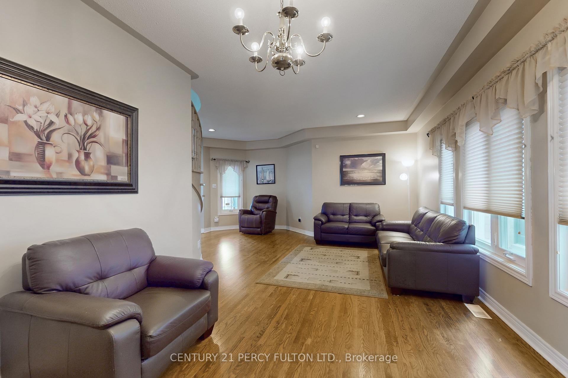 Photo 11 of 119 Elvira Crescent, Markham, Rouge Fairways — HOMEH