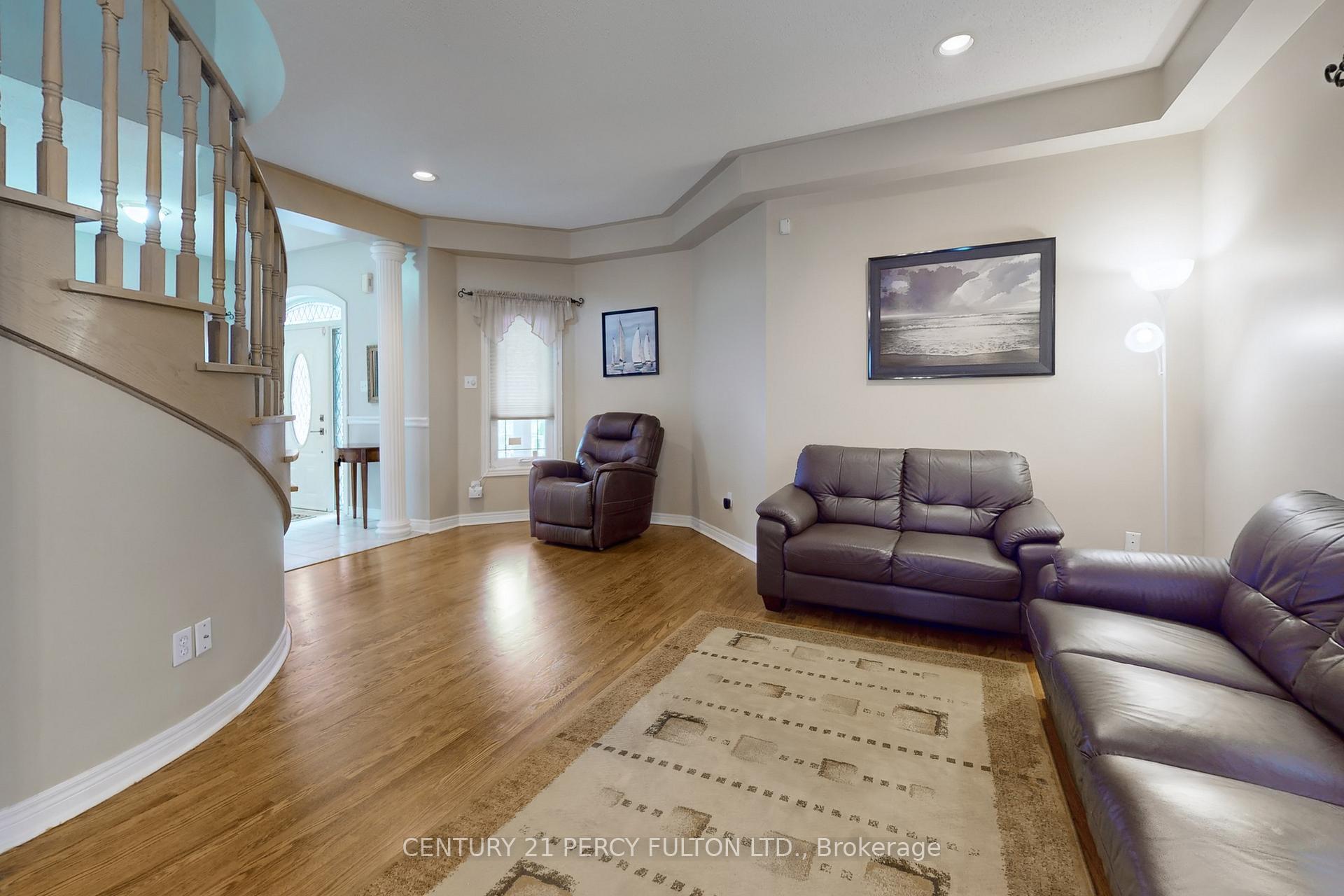 Photo 13 of 119 Elvira Crescent, Markham, Rouge Fairways — HOMEH