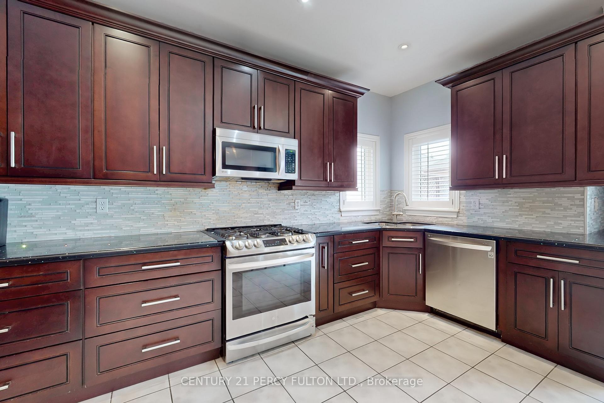 Photo 14 of 119 Elvira Crescent, Markham, Rouge Fairways — HOMEH