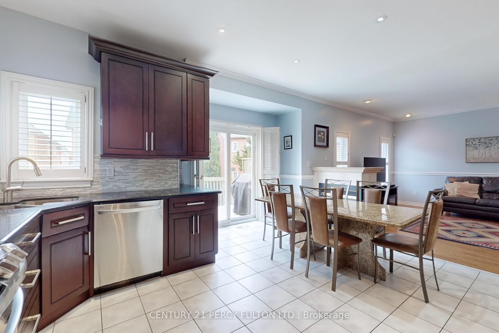 Photo 16 of 119 Elvira Crescent, Markham, Rouge Fairways — HOMEH