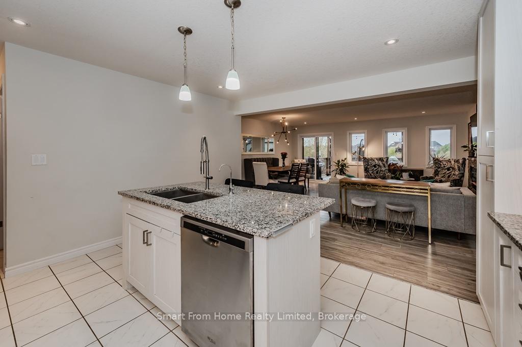 Photo 8 of 87 Hollybrook Trail, Kitchener — HOMEH