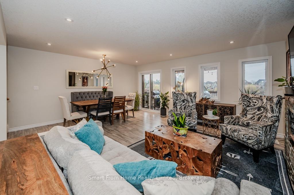 Photo 12 of 87 Hollybrook Trail, Kitchener — HOMEH
