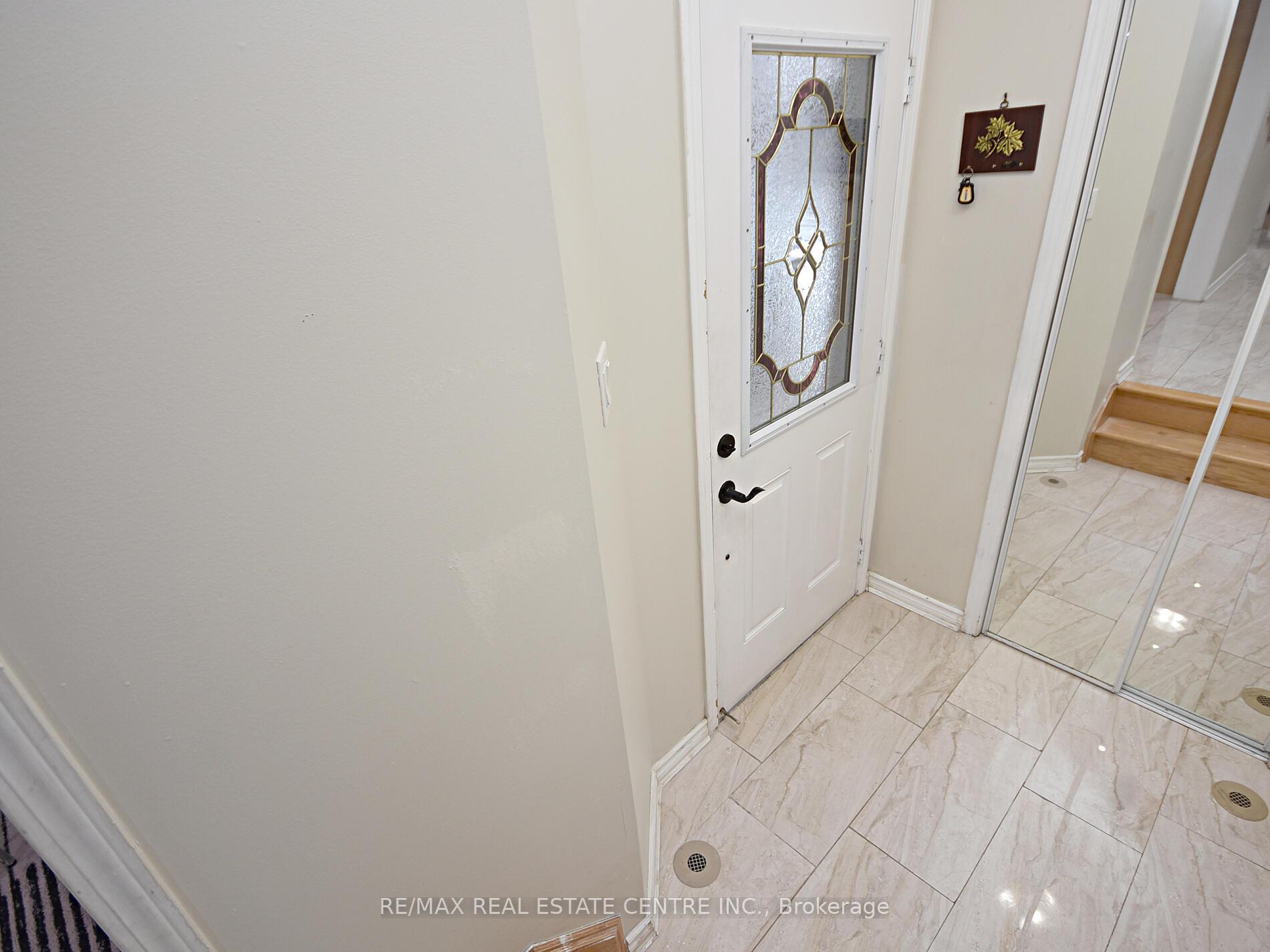 Photo 8 of 792 Johnson Heights, Milton, Coates — HOMEH