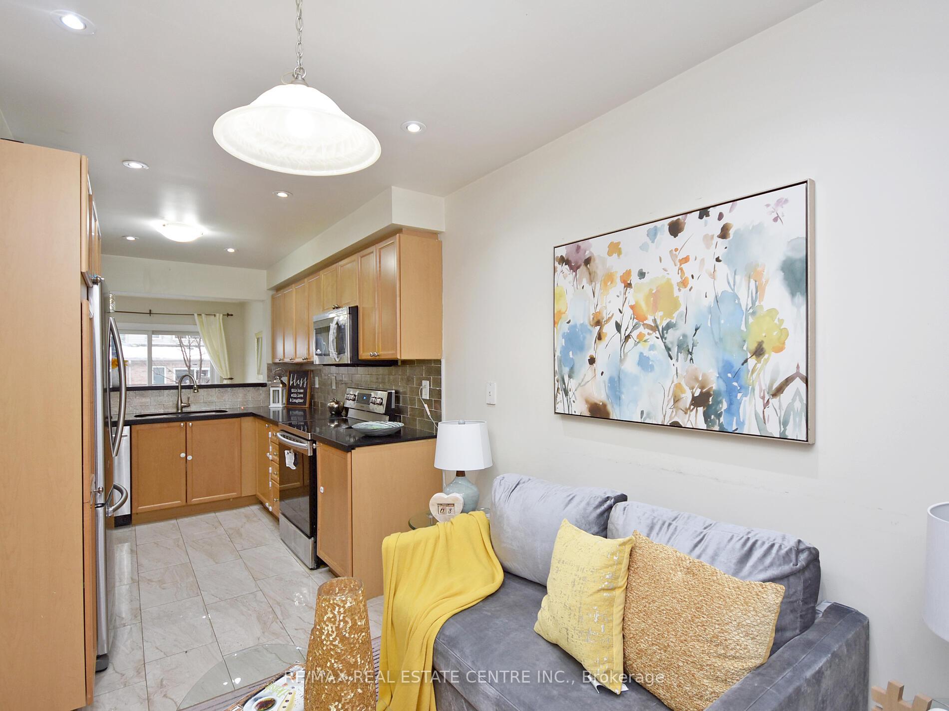 Photo 10 of 792 Johnson Heights, Milton, Coates — HOMEH