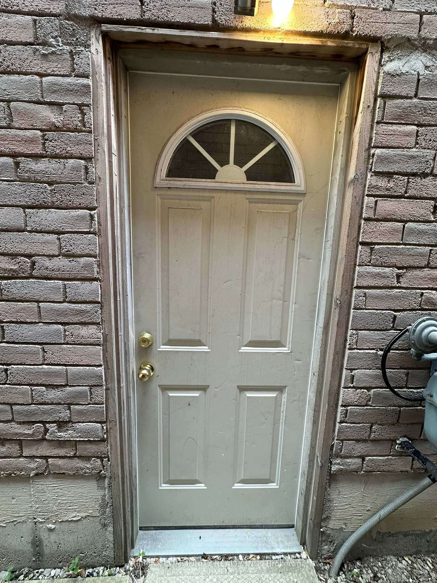 Photo 4 of 41 Chloe Crescent, Markham, Middlefield — HOMEH
