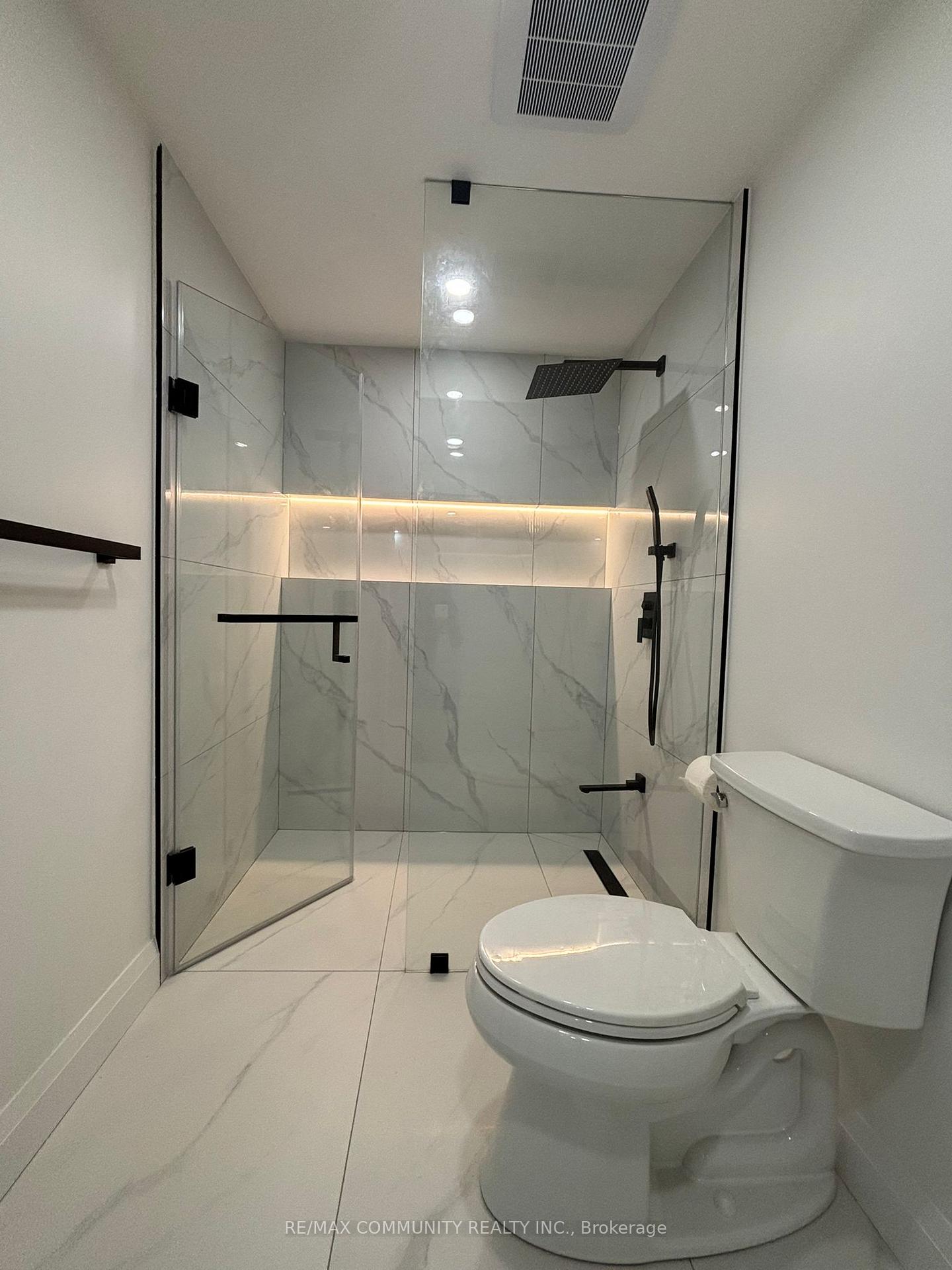 Photo 15 of 41 Chloe Crescent, Markham, Middlefield — HOMEH