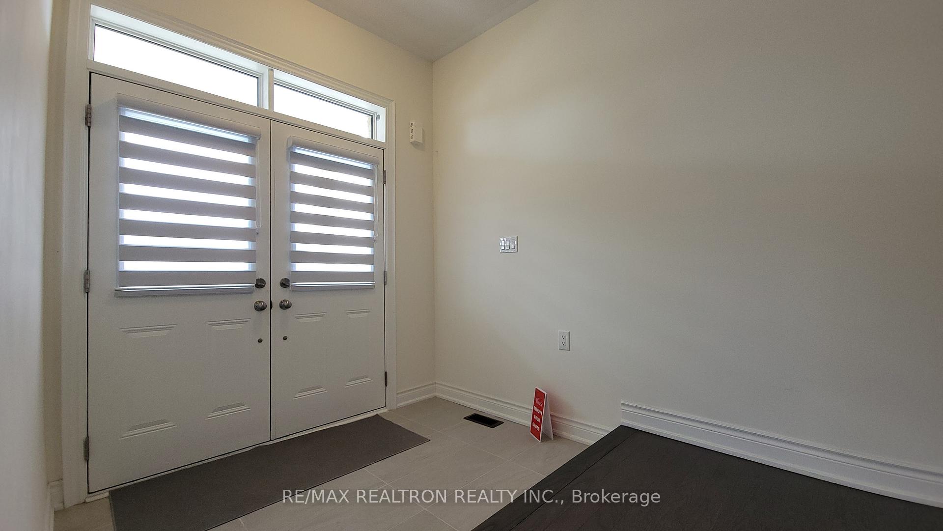 Photo 3 of 2 Ryler Way, Markham, Cedarwood — HOMEH