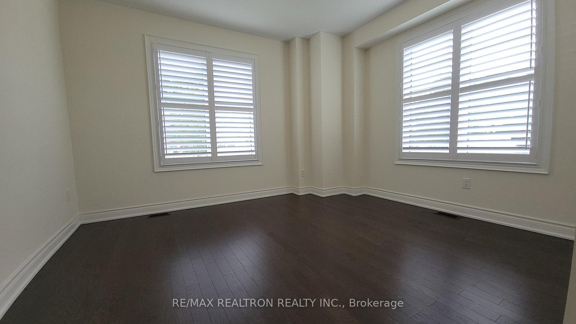 Photo 5 of 2 Ryler Way, Markham, Cedarwood — HOMEH