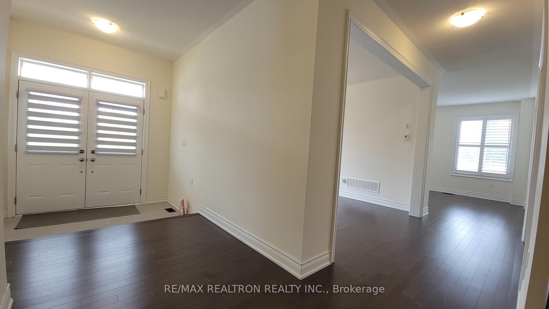 Photo 7 of 2 Ryler Way, Markham, Cedarwood — HOMEH