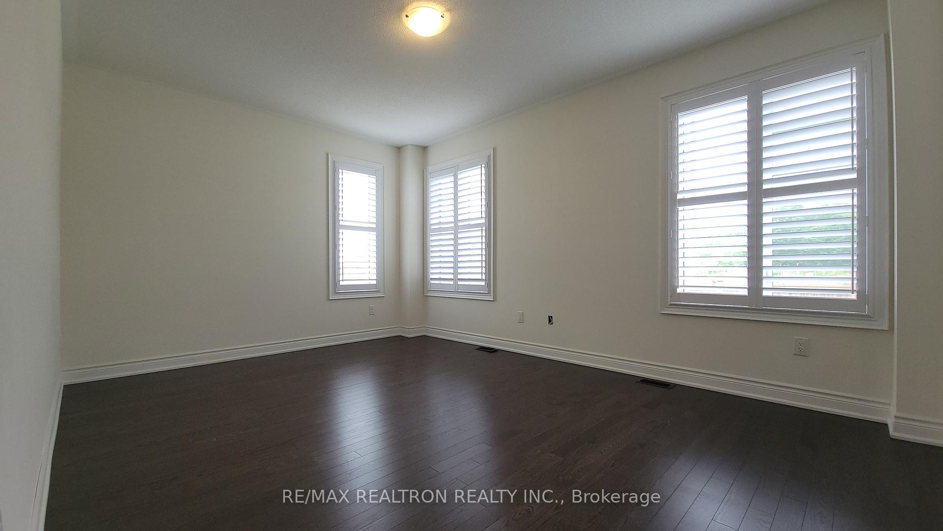 Photo 9 of 2 Ryler Way, Markham, Cedarwood — HOMEH