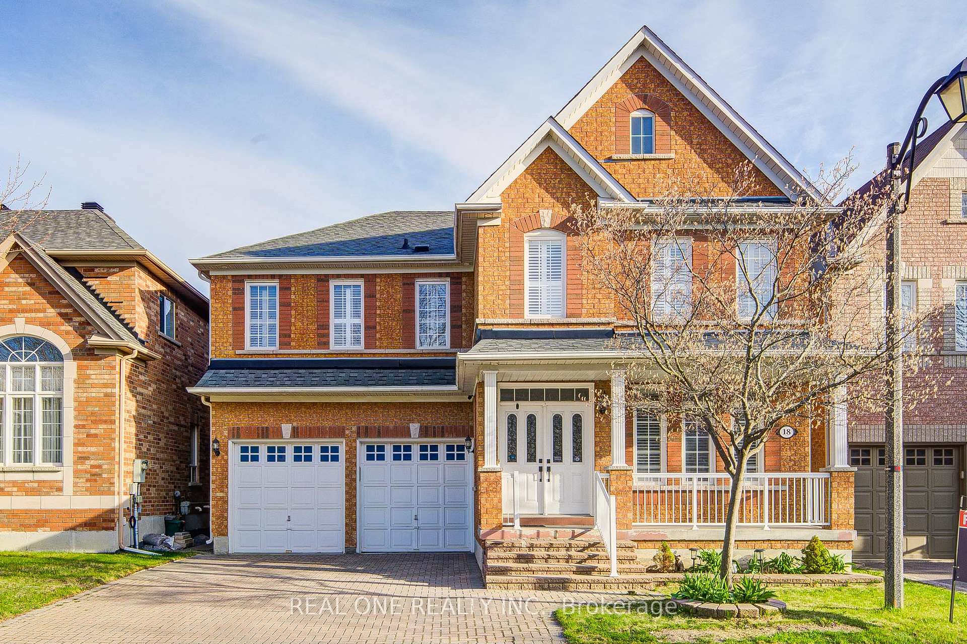 Photo 1 of 18 Sunburst Crescent, Markham, Greensborough — HOMEH