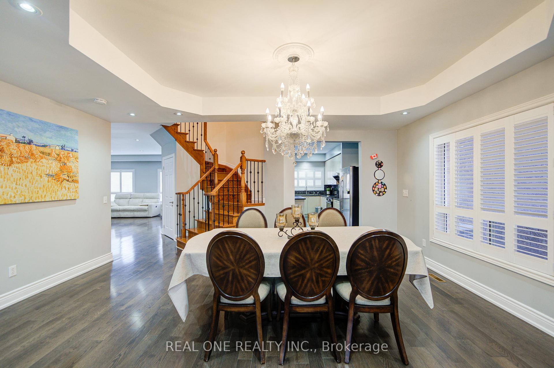 Photo 8 of 18 Sunburst Crescent, Markham, Greensborough — HOMEH