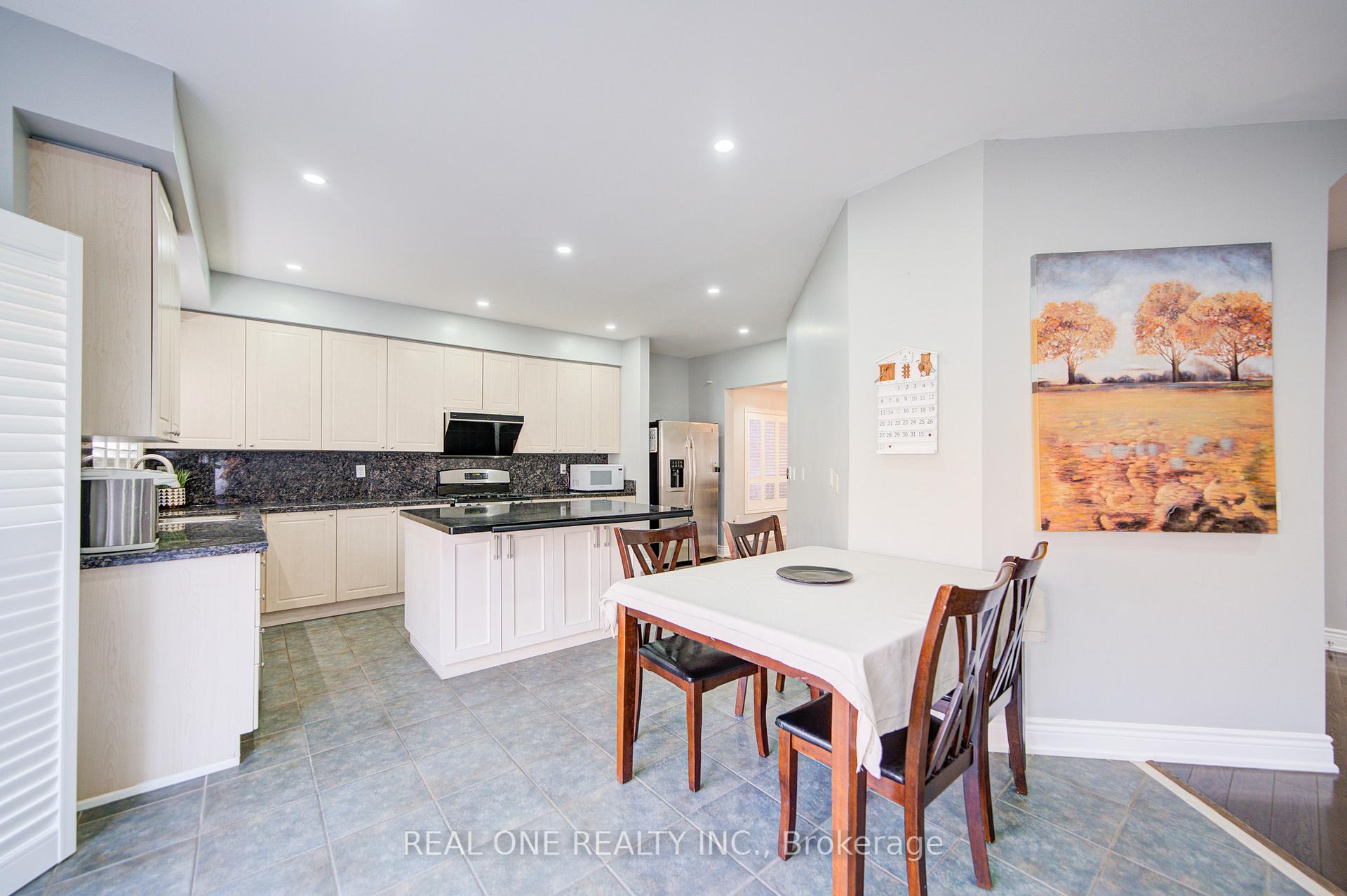 Photo 18 of 18 Sunburst Crescent, Markham, Greensborough — HOMEH