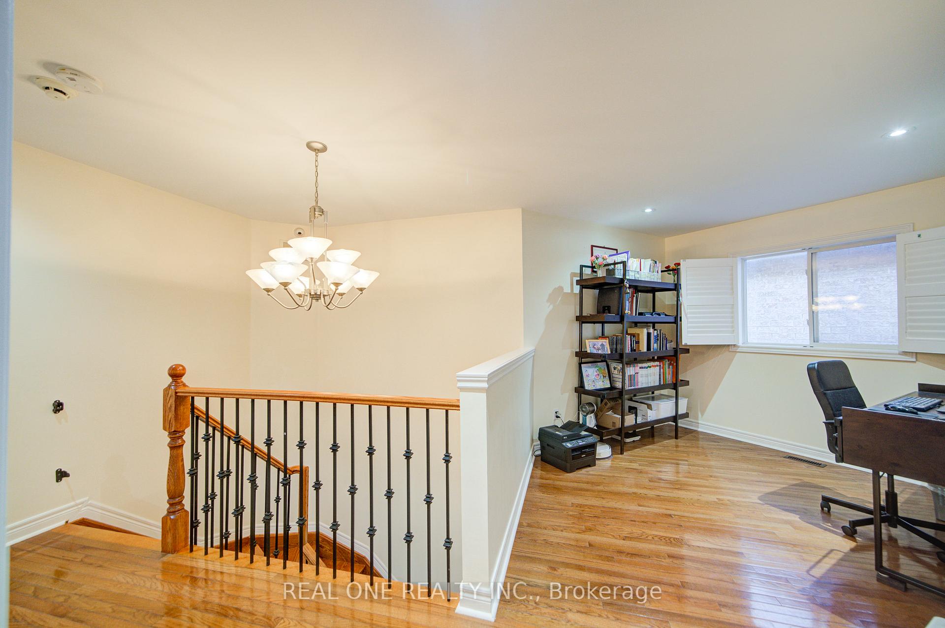 Photo 23 of 18 Sunburst Crescent, Markham, Greensborough — HOMEH