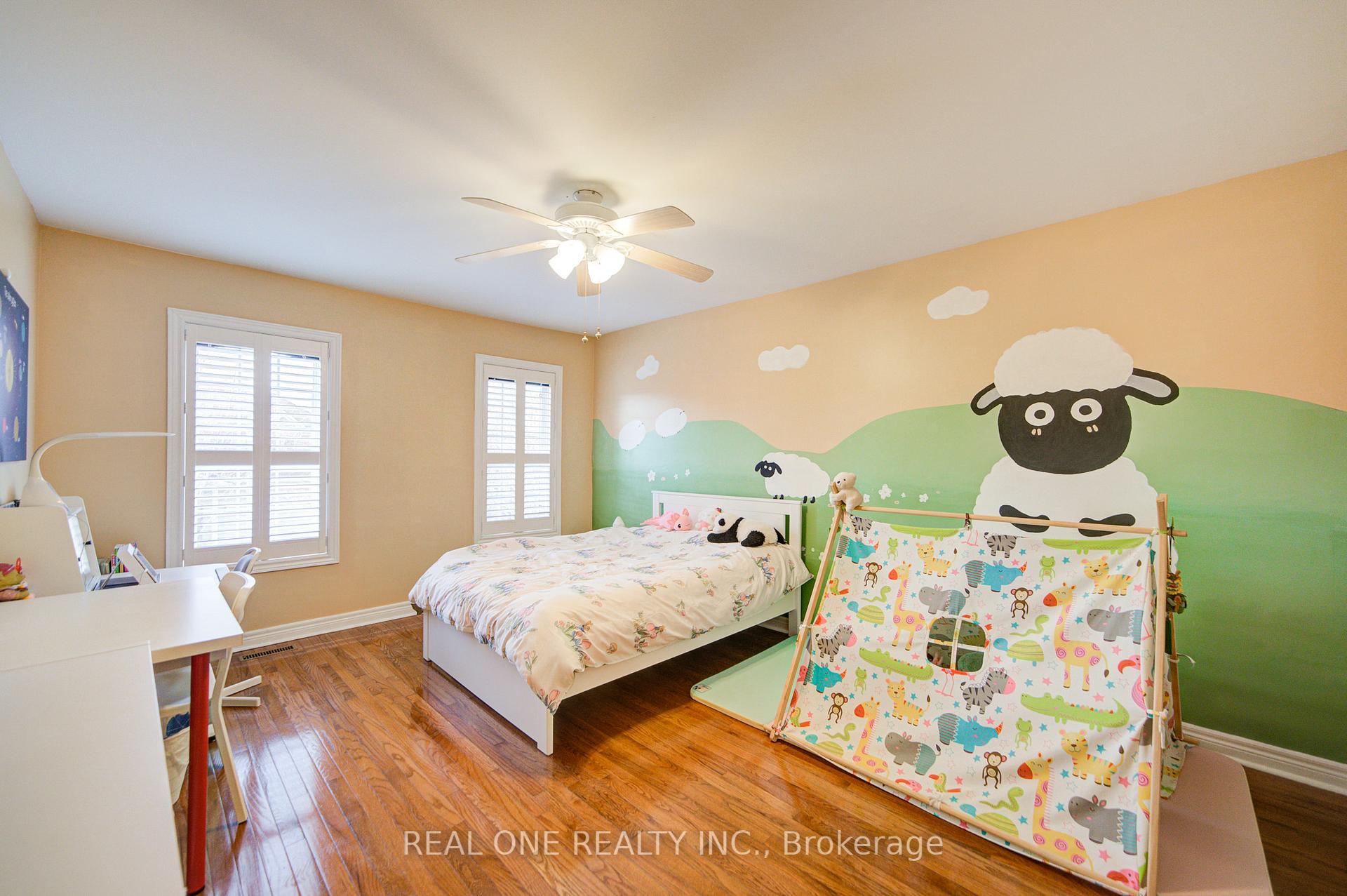 Photo 28 of 18 Sunburst Crescent, Markham, Greensborough — HOMEH