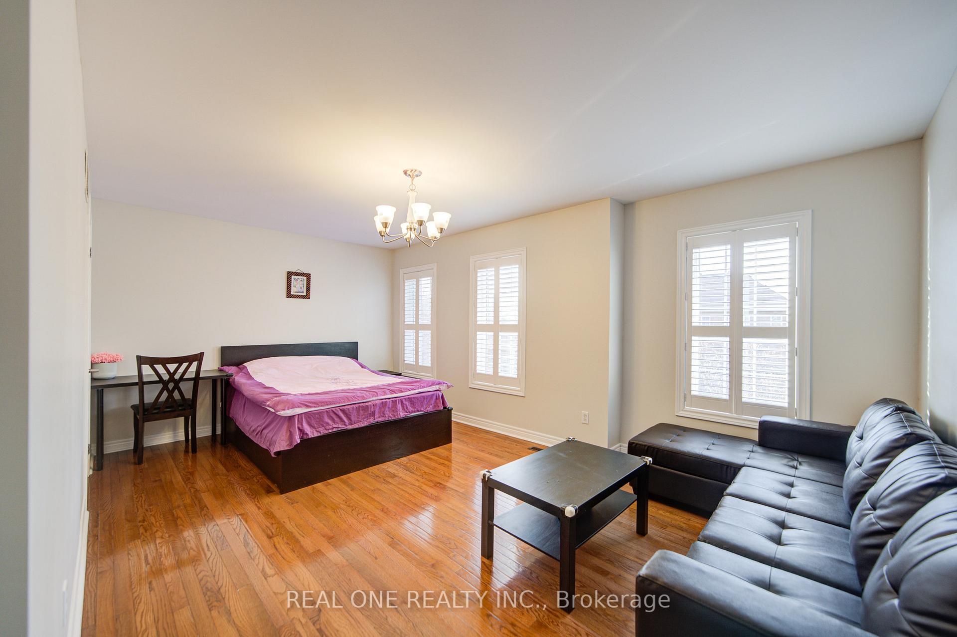 Photo 31 of 18 Sunburst Crescent, Markham, Greensborough — HOMEH