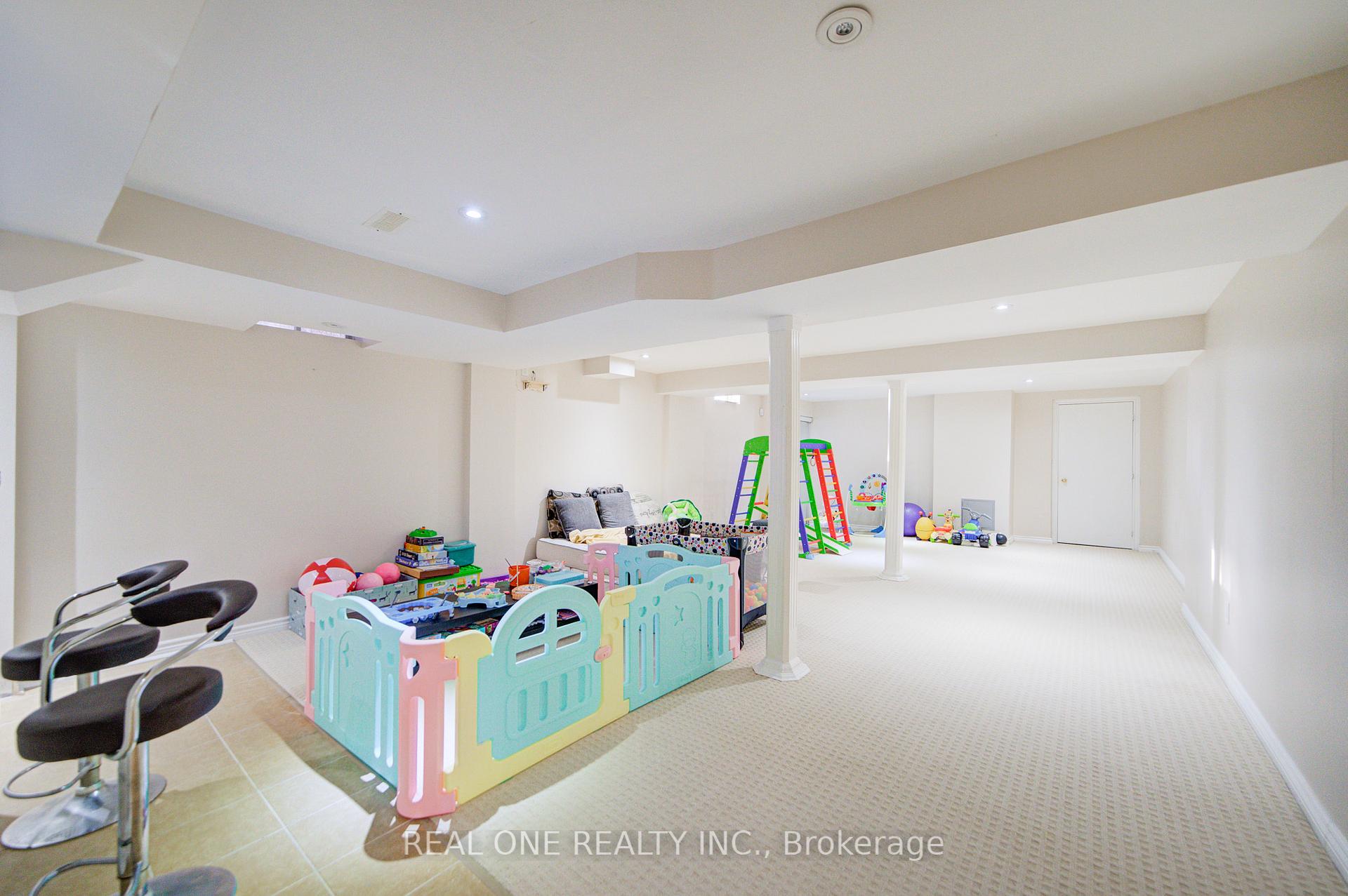 Photo 34 of 18 Sunburst Crescent, Markham, Greensborough — HOMEH