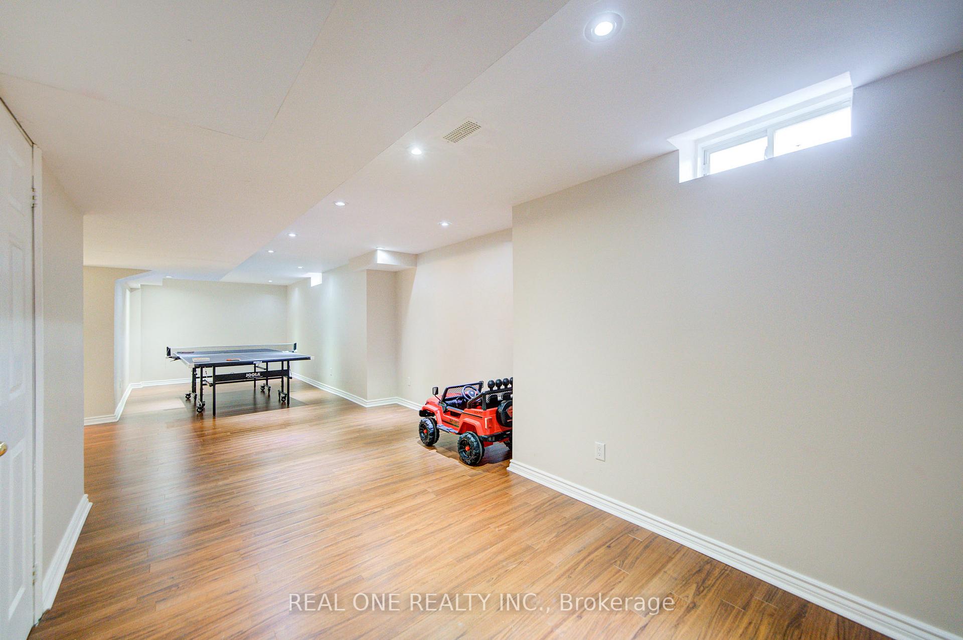 Photo 37 of 18 Sunburst Crescent, Markham, Greensborough — HOMEH