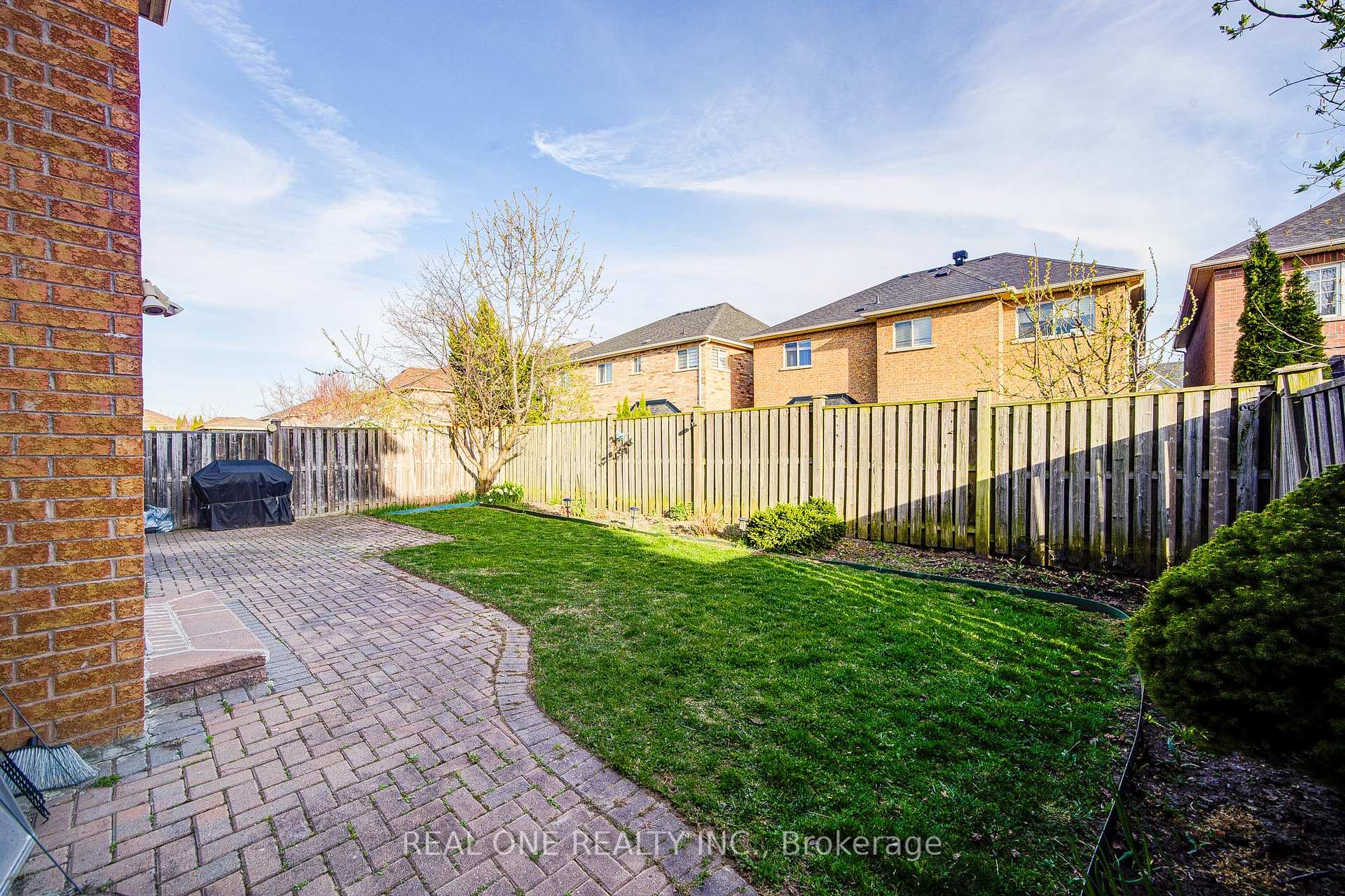 Photo 39 of 18 Sunburst Crescent, Markham, Greensborough — HOMEH