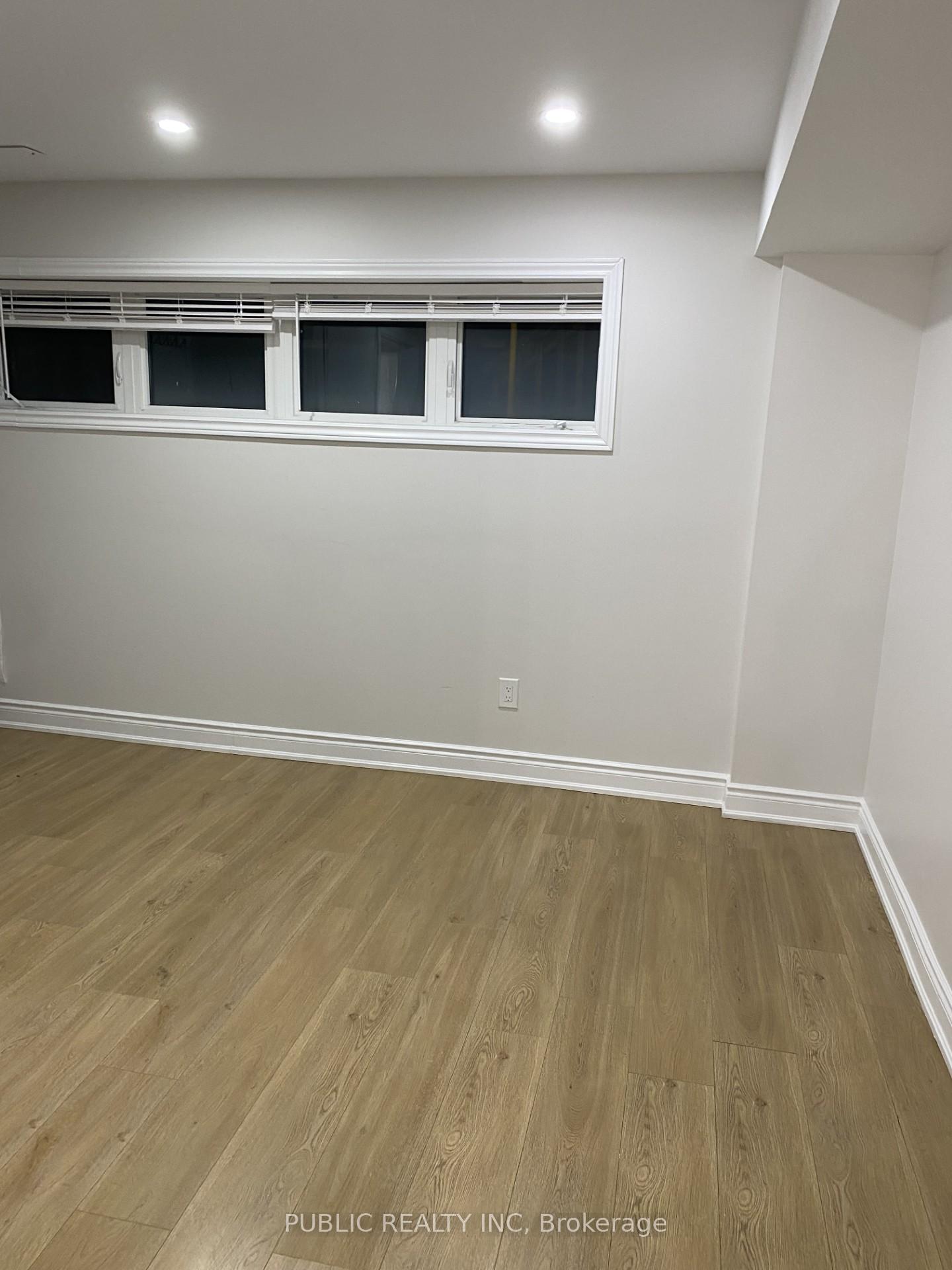 Photo 8 of 114 Pagebrook Crescent, Hamilton, Stoney Creek — HOMEH
