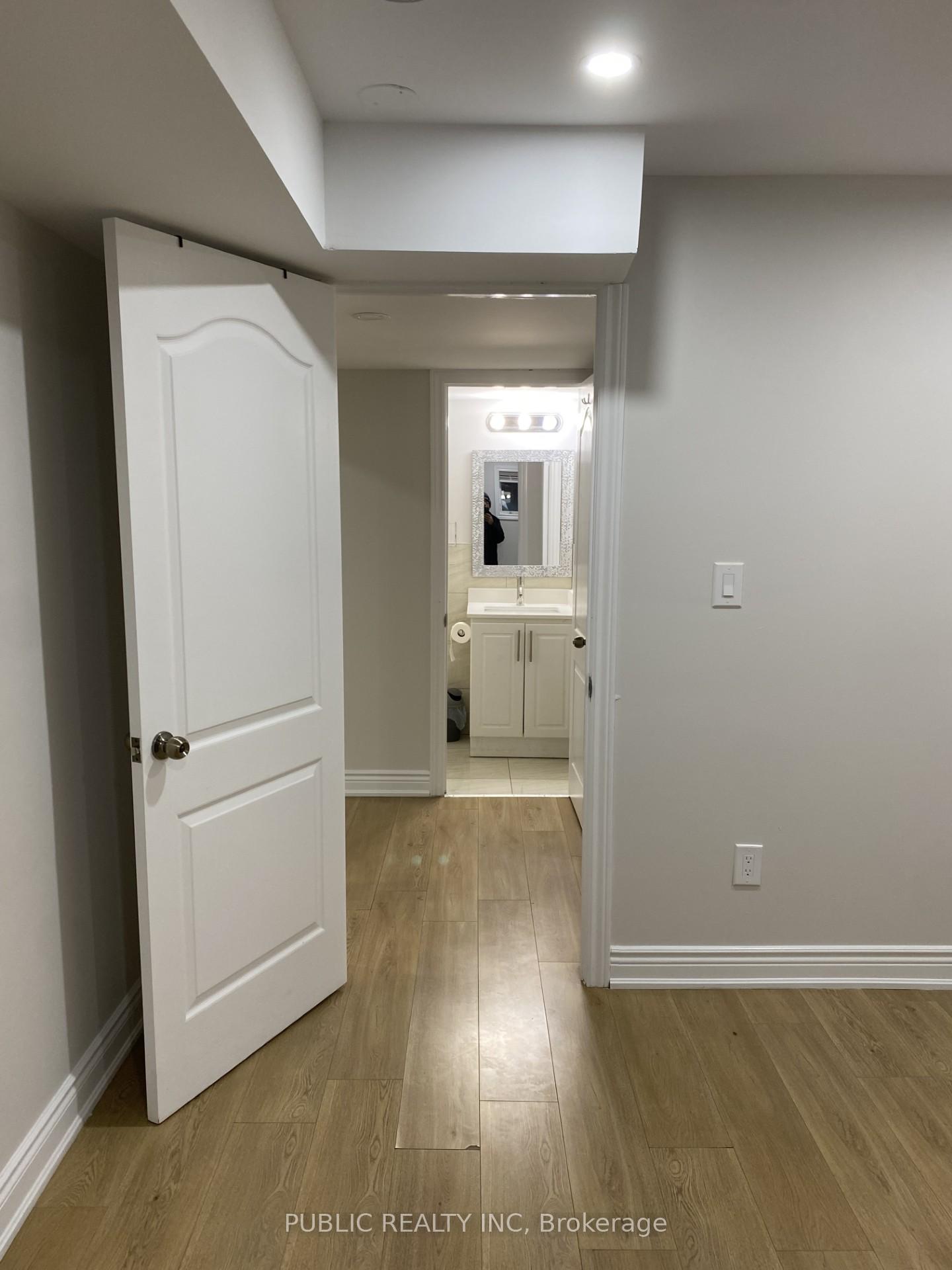 Photo 11 of 114 Pagebrook Crescent, Hamilton, Stoney Creek — HOMEH
