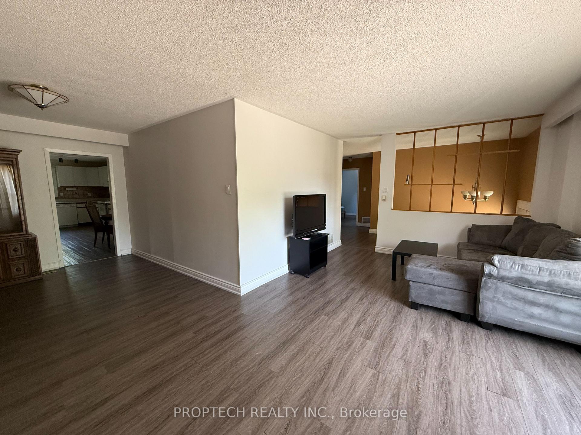 Photo 3 of 122 Parkway Avenue, Markham, Markham Village — HOMEH