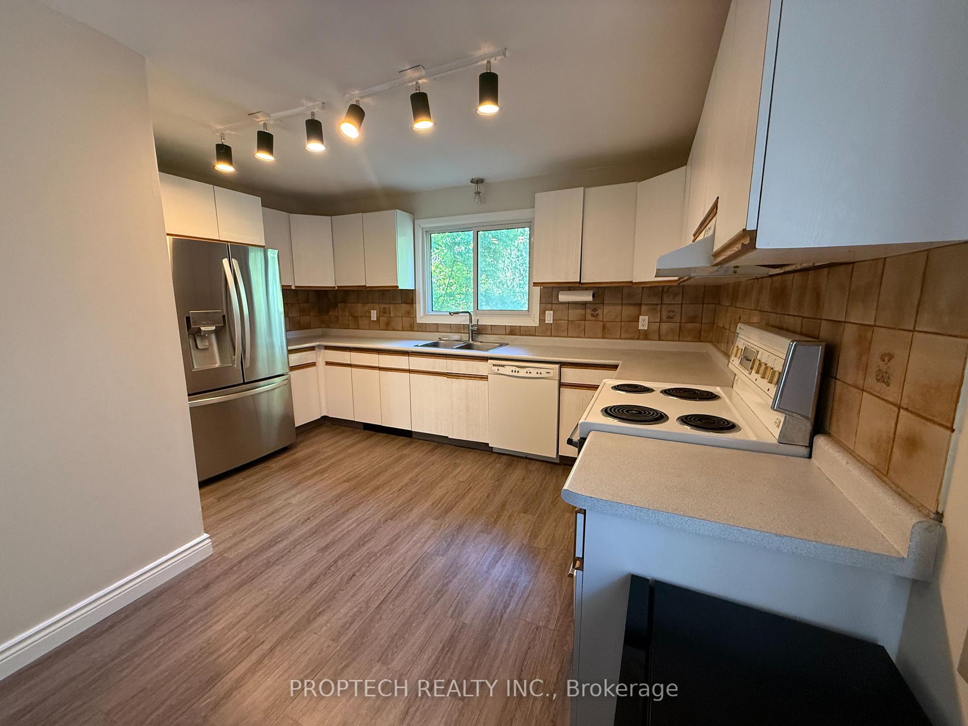 Photo 4 of 122 Parkway Avenue, Markham, Markham Village — HOMEH