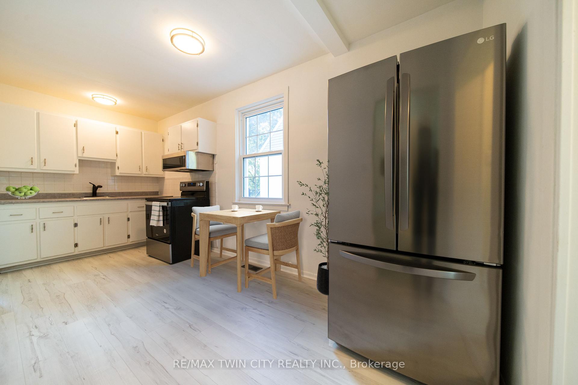 Photo 5 of 57 Norfolk Crescent, Kitchener — HOMEH