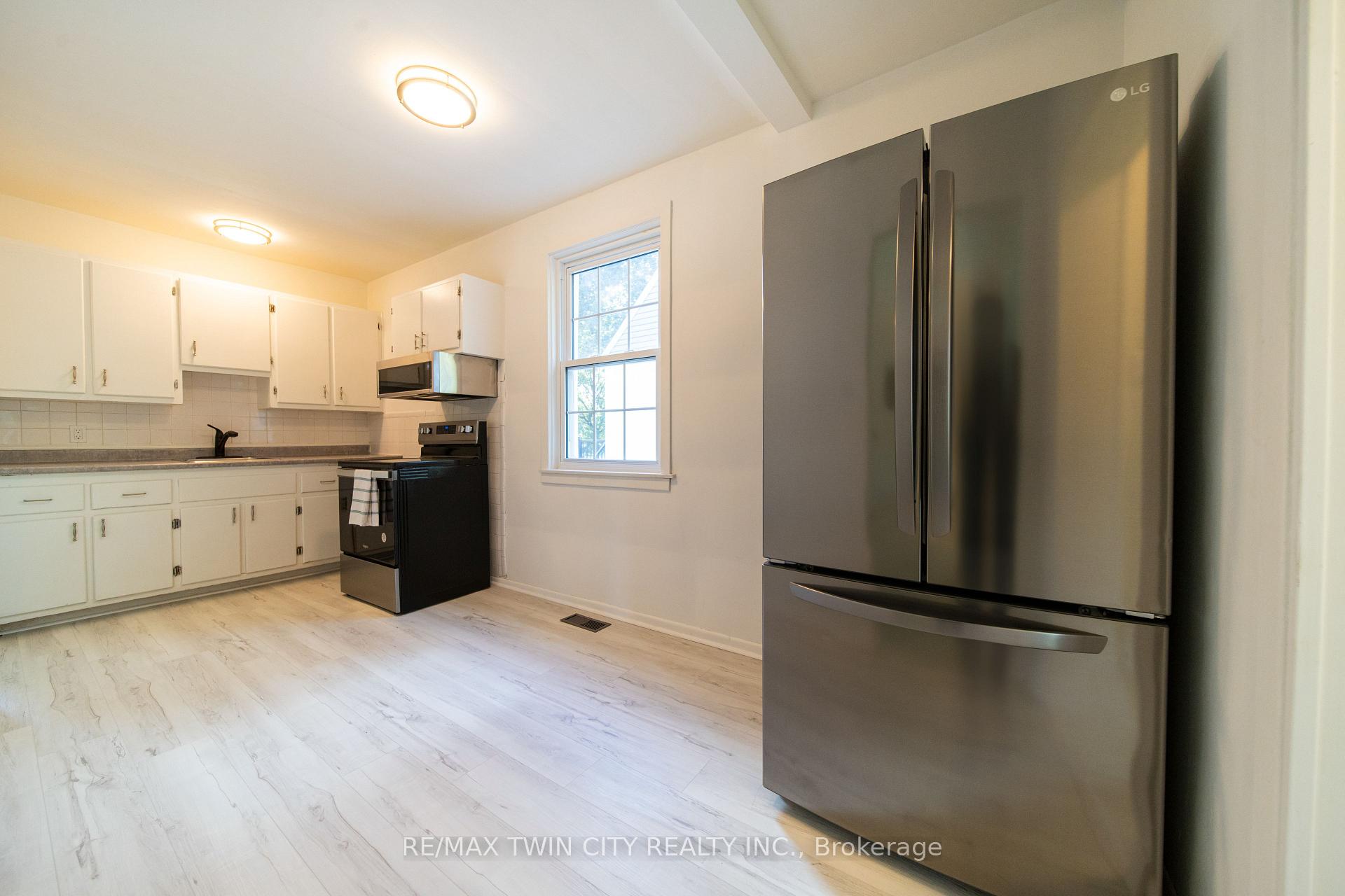 Photo 6 of 57 Norfolk Crescent, Kitchener — HOMEH