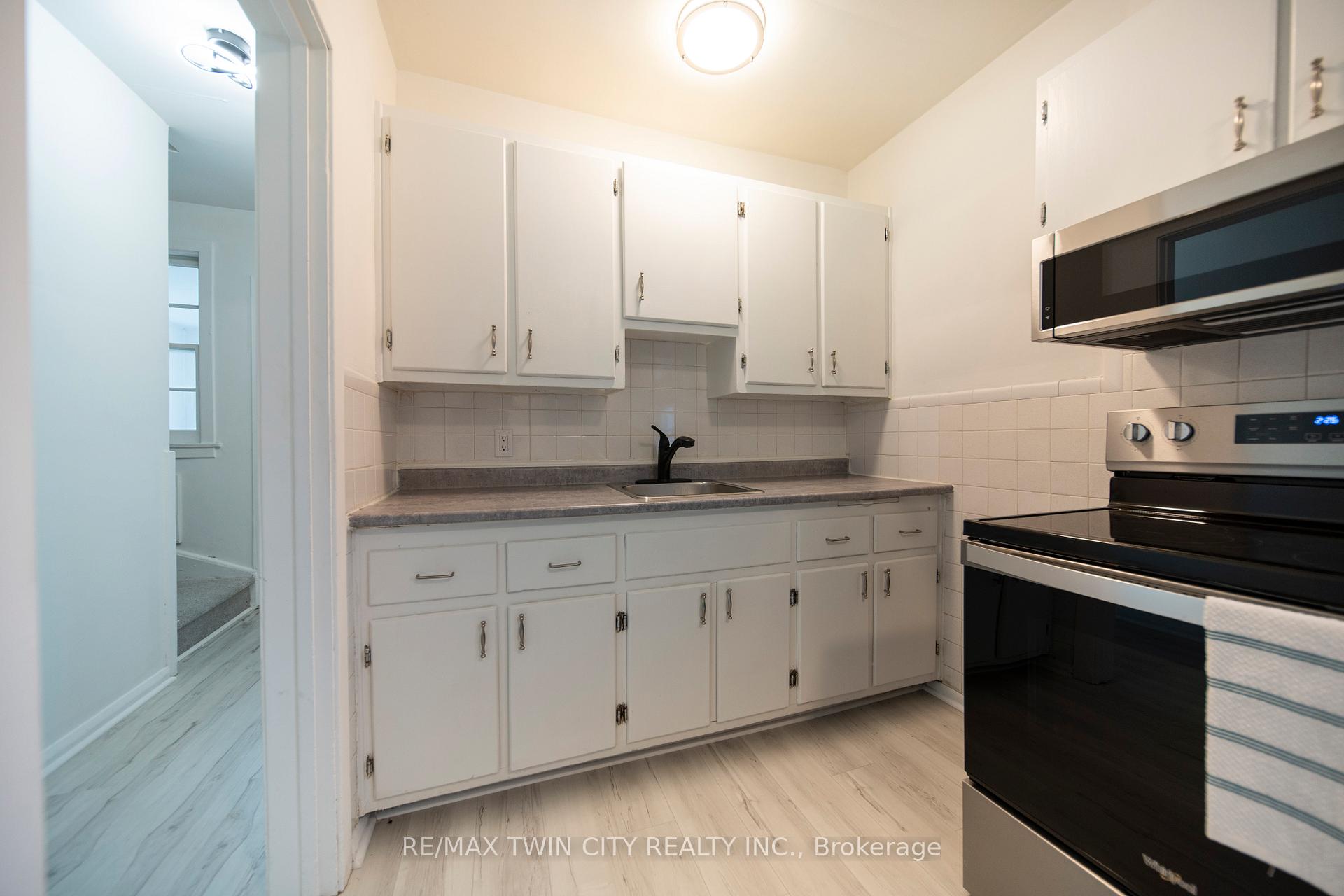 Photo 13 of 57 Norfolk Crescent, Kitchener — HOMEH