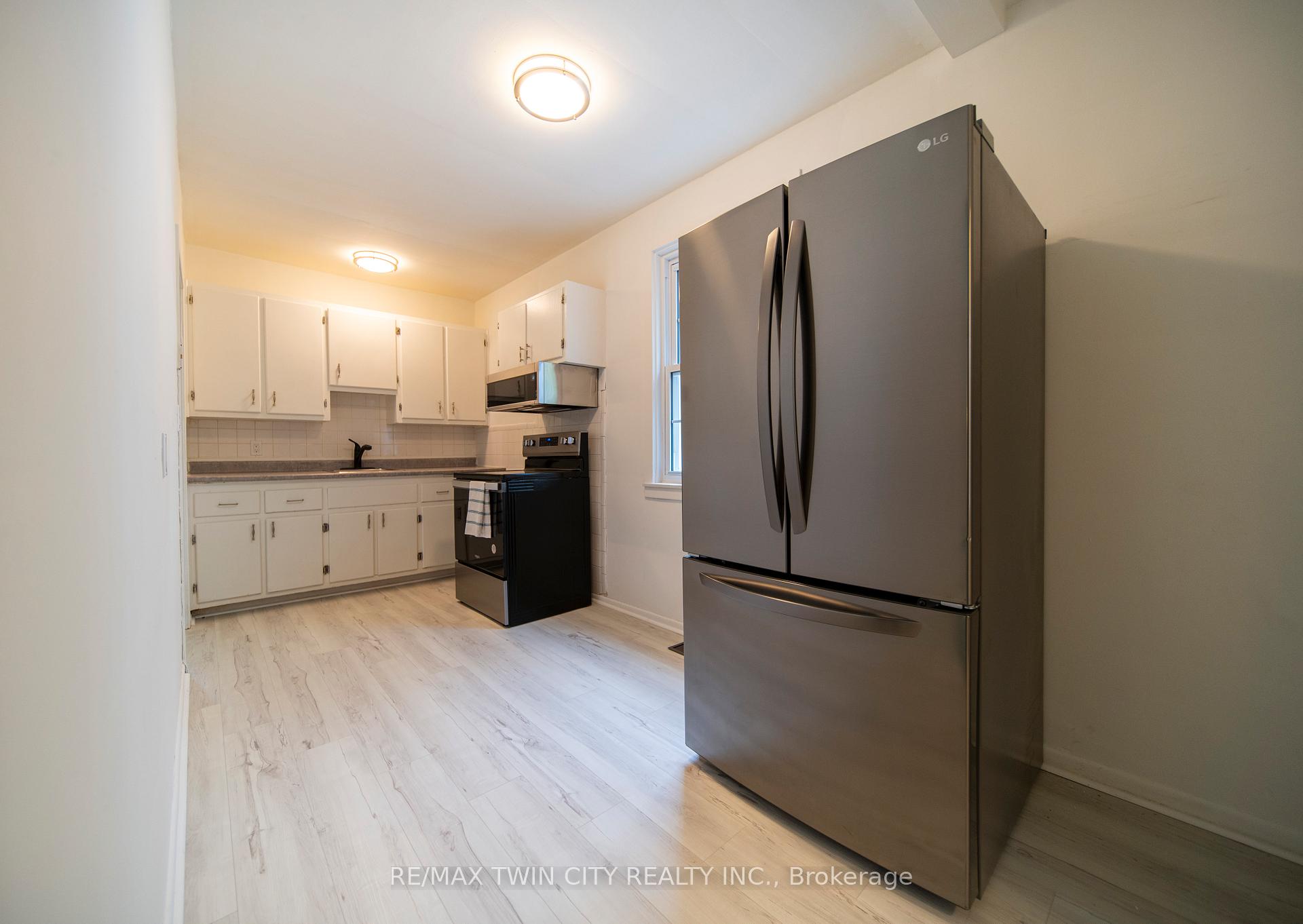 Photo 14 of 57 Norfolk Crescent, Kitchener — HOMEH