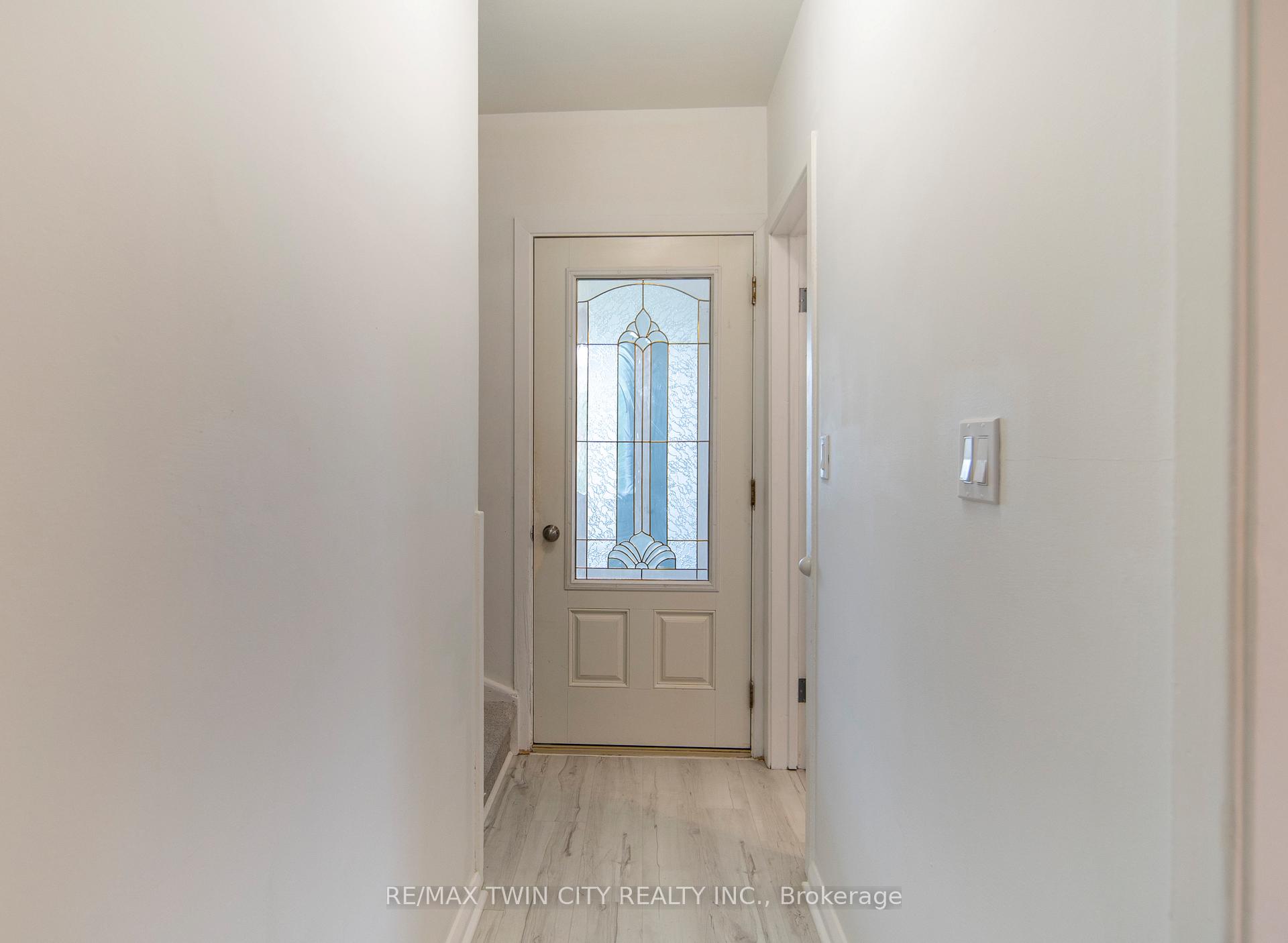 Photo 16 of 57 Norfolk Crescent, Kitchener — HOMEH