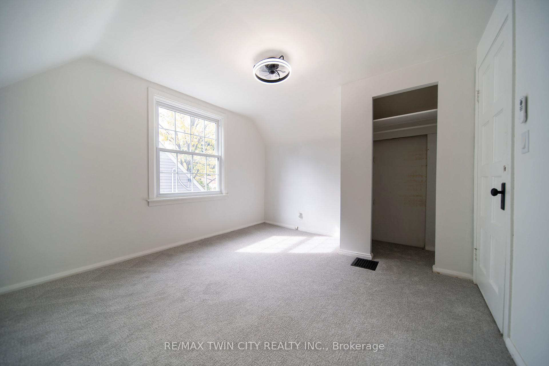 Photo 18 of 57 Norfolk Crescent, Kitchener — HOMEH