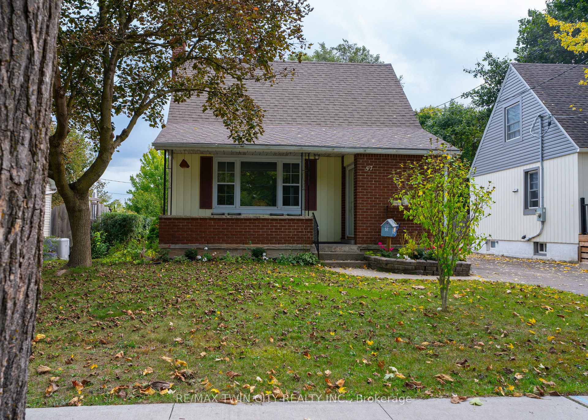 Photo 24 of 57 Norfolk Crescent, Kitchener — HOMEH