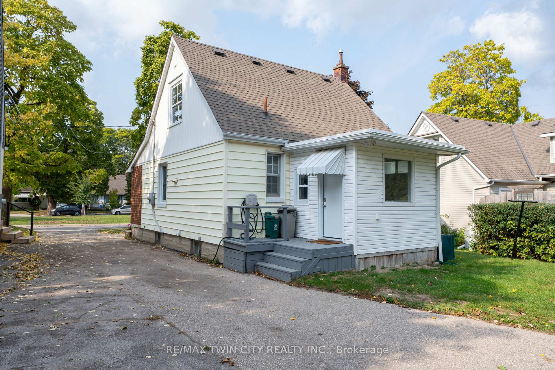 Photo 25 of 57 Norfolk Crescent, Kitchener — HOMEH