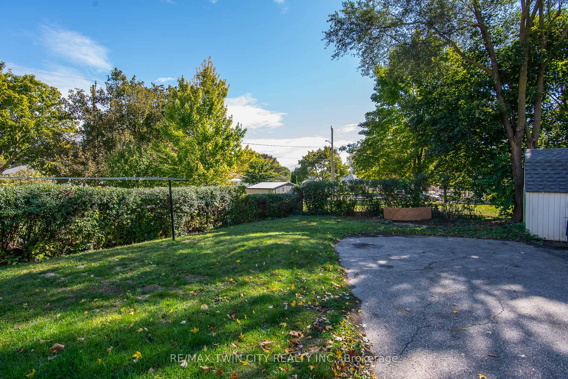 Photo 27 of 57 Norfolk Crescent, Kitchener — HOMEH