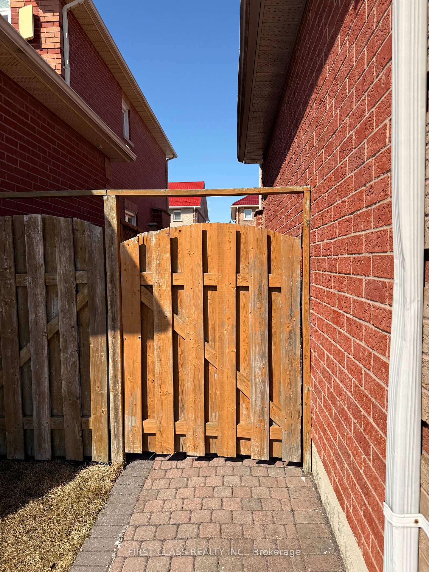 Photo 2 of 268 Highglen Avenue, Markham, Milliken Mills East — HOMEH