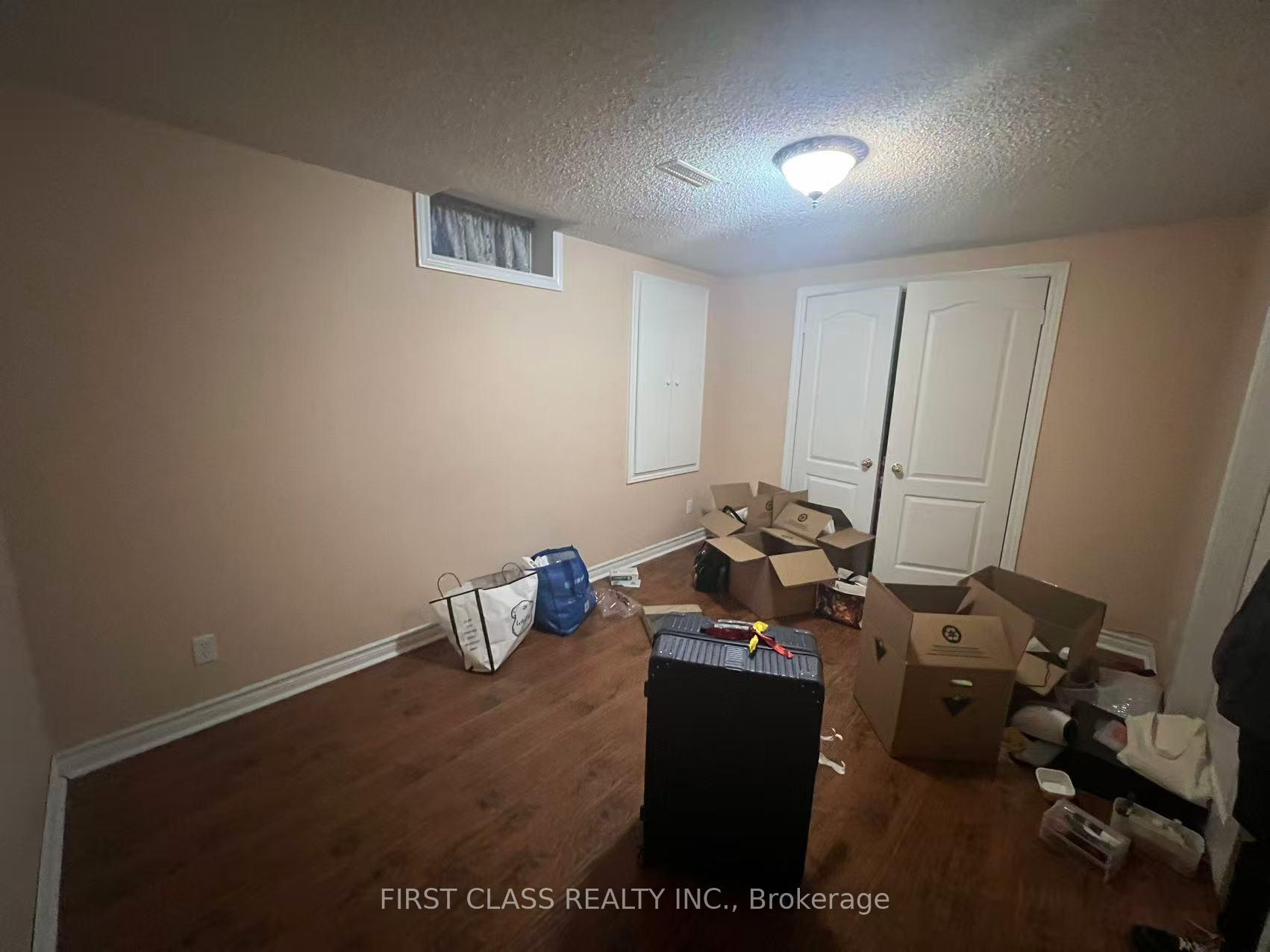 Photo 11 of 268 Highglen Avenue, Markham, Milliken Mills East — HOMEH