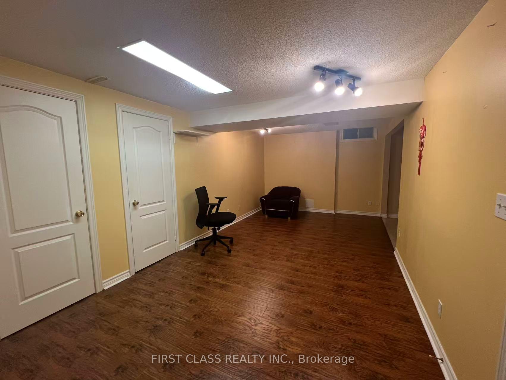 Photo 12 of 268 Highglen Avenue, Markham, Milliken Mills East — HOMEH