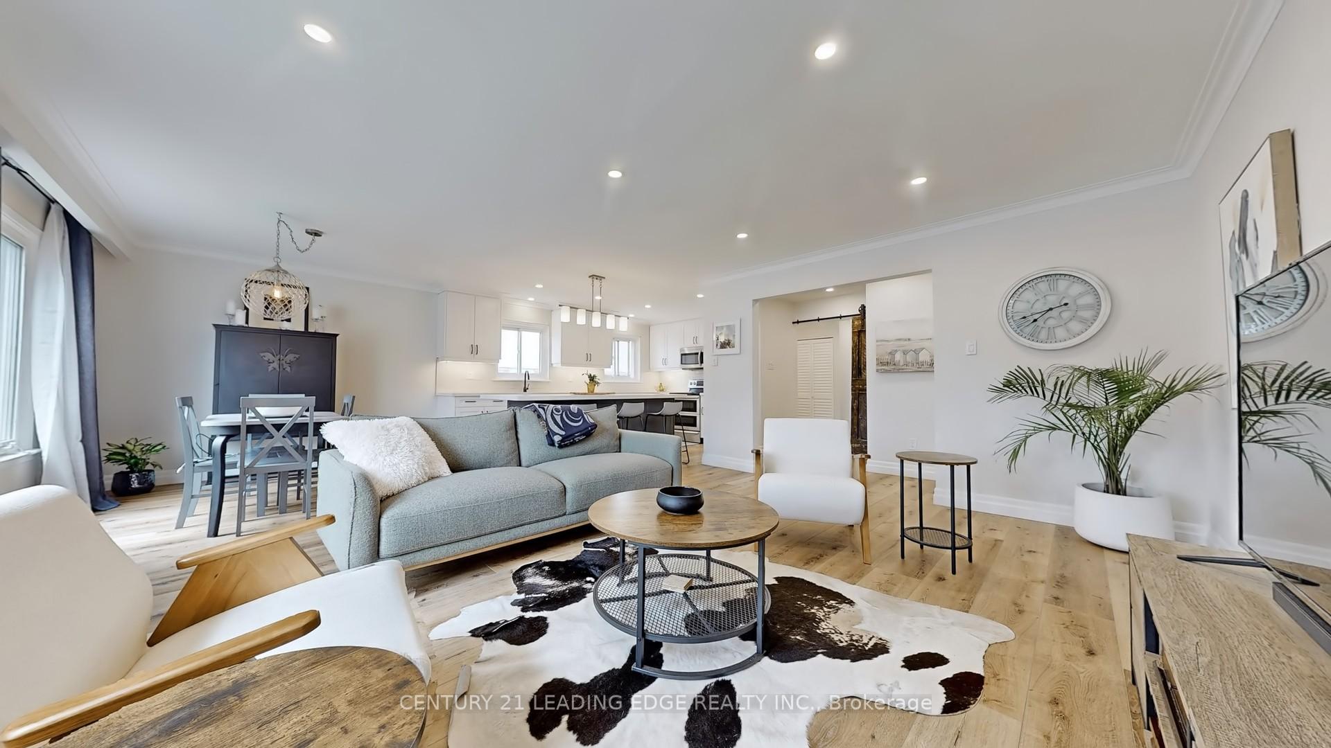 Photo 3 of 4 Hamilton Hall Drive, Markham, Markham Village — HOMEH