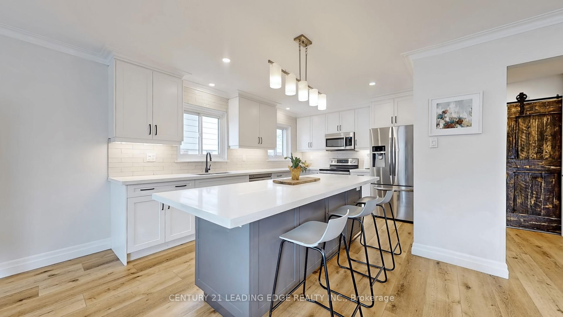 Photo 5 of 4 Hamilton Hall Drive, Markham, Markham Village — HOMEH