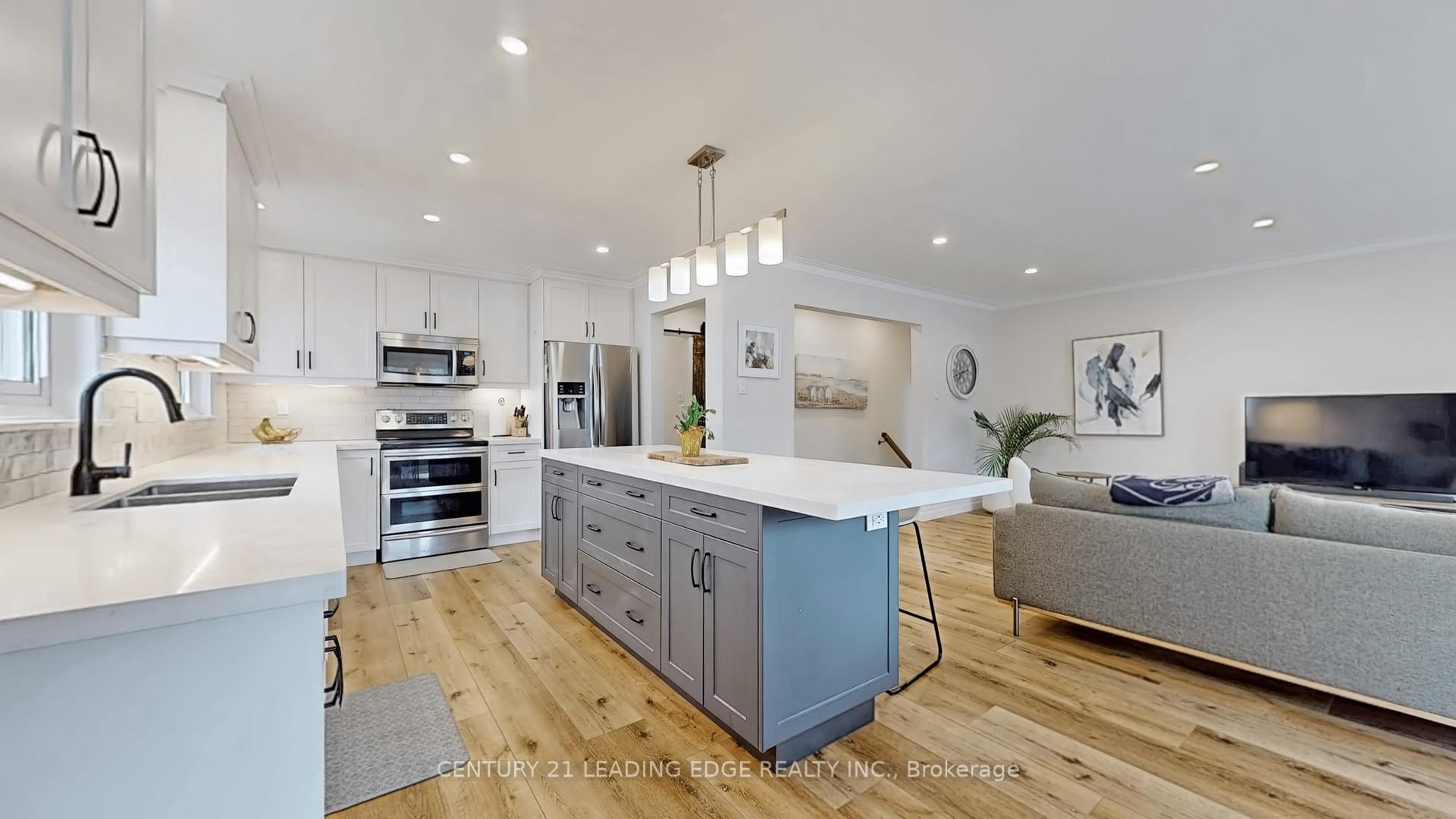 Photo 6 of 4 Hamilton Hall Drive, Markham, Markham Village — HOMEH