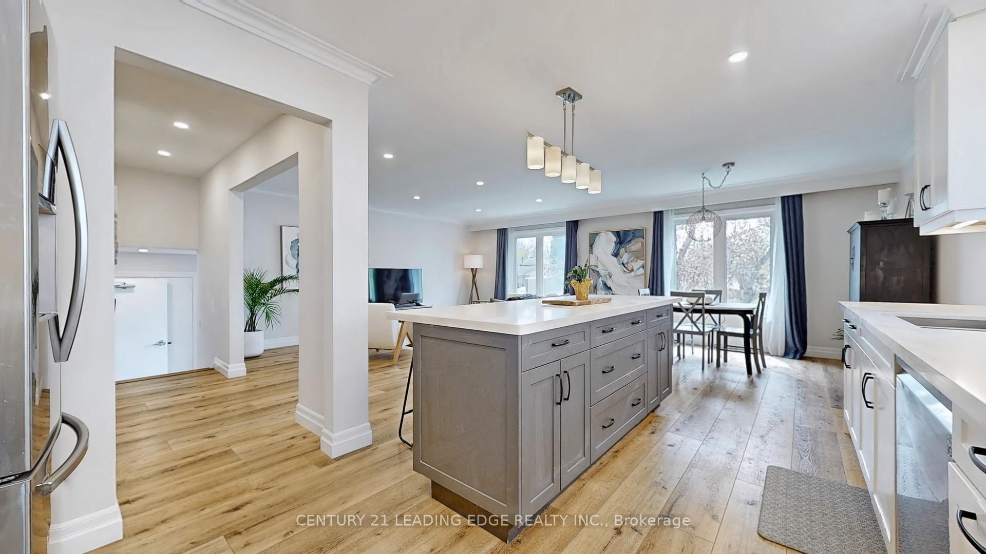 Photo 7 of 4 Hamilton Hall Drive, Markham, Markham Village — HOMEH