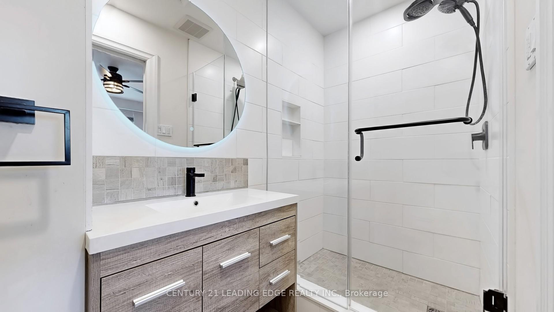 Photo 12 of 4 Hamilton Hall Drive, Markham, Markham Village — HOMEH
