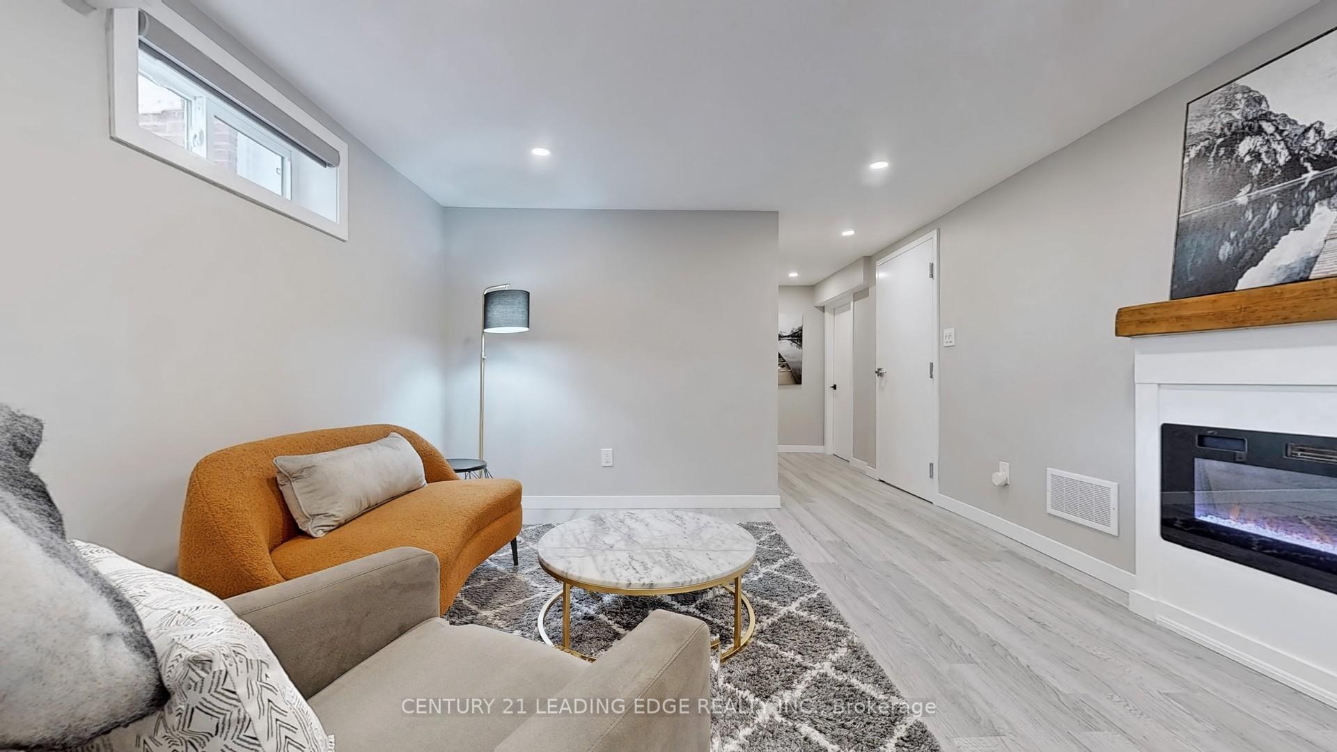 Photo 17 of 4 Hamilton Hall Drive, Markham, Markham Village — HOMEH