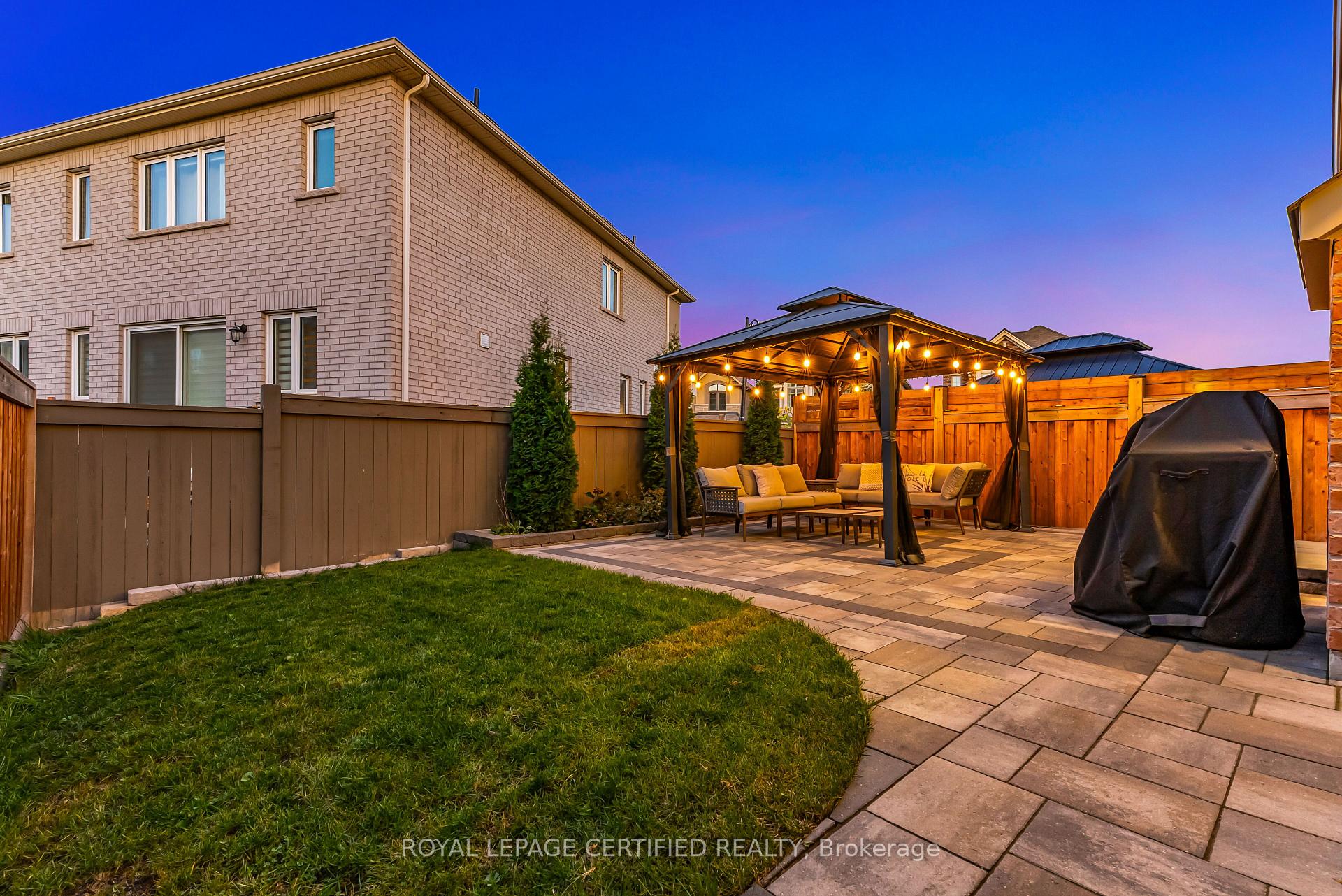 Photo 23 of 1433 Sycamore Garden, Milton, Cobban — HOMEH