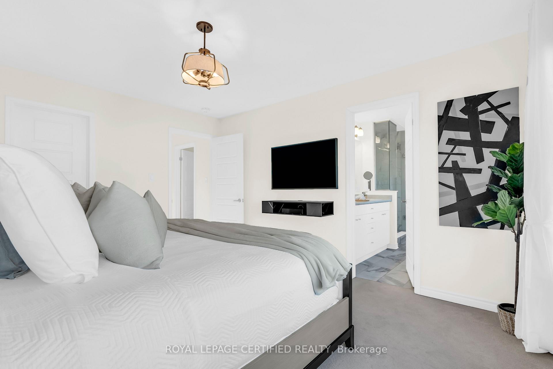 Photo 33 of 1433 Sycamore Garden, Milton, Cobban — HOMEH