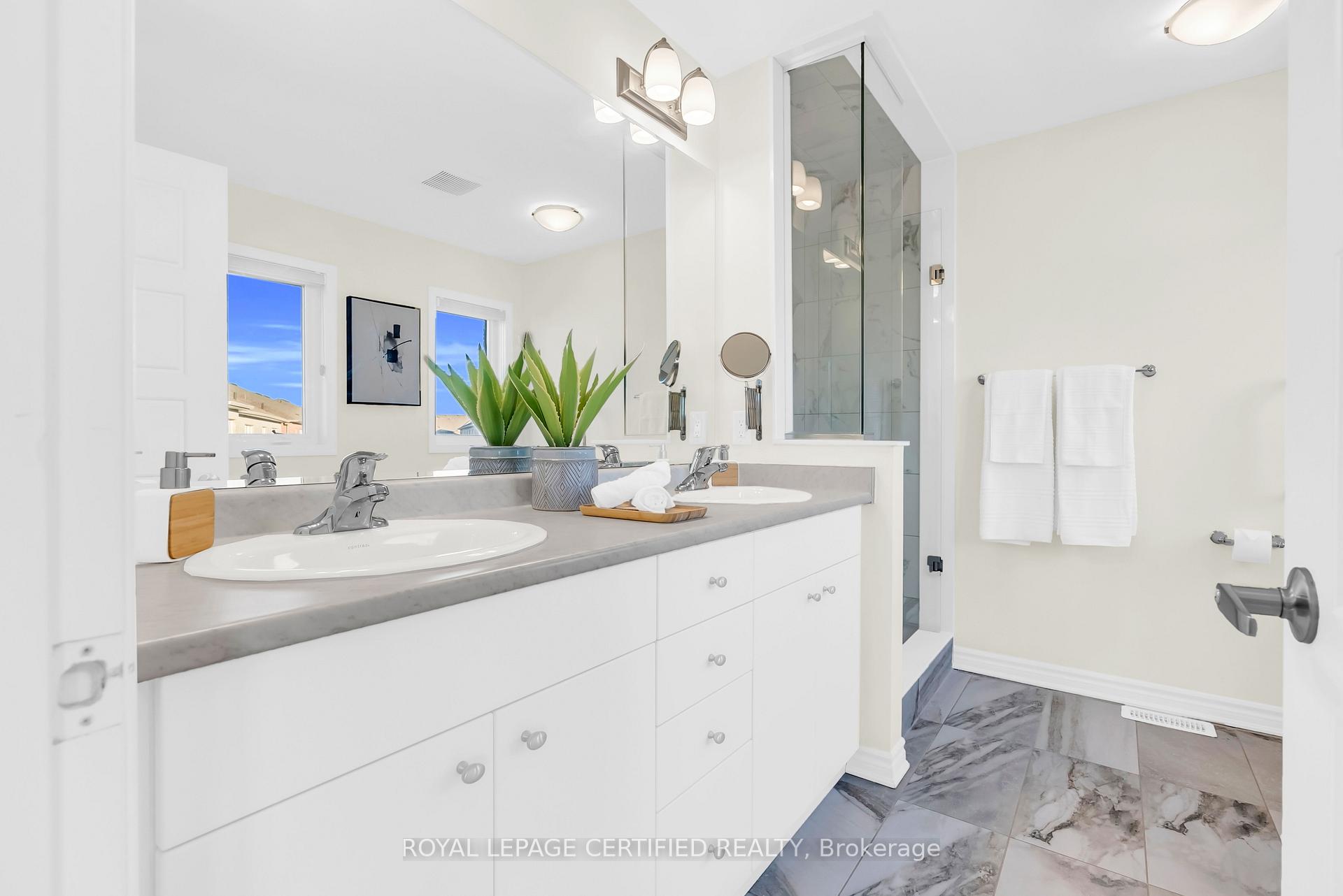 Photo 35 of 1433 Sycamore Garden, Milton, Cobban — HOMEH