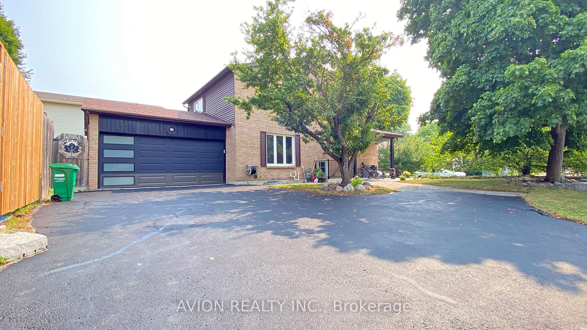 Front of Unit Upper, 3205 Anderson Crescent