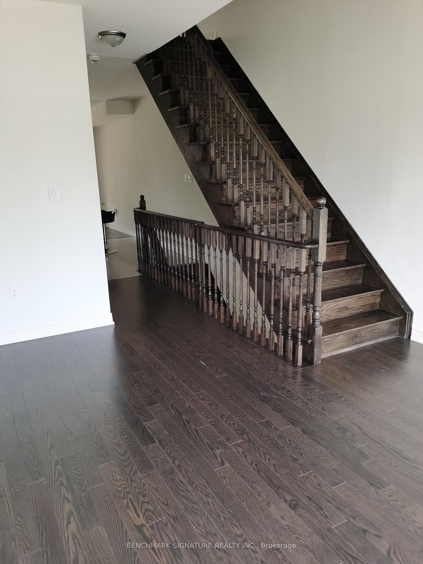 Photo 4 of 9355 Kennedy Road, Markham, Berczy — HOMEH